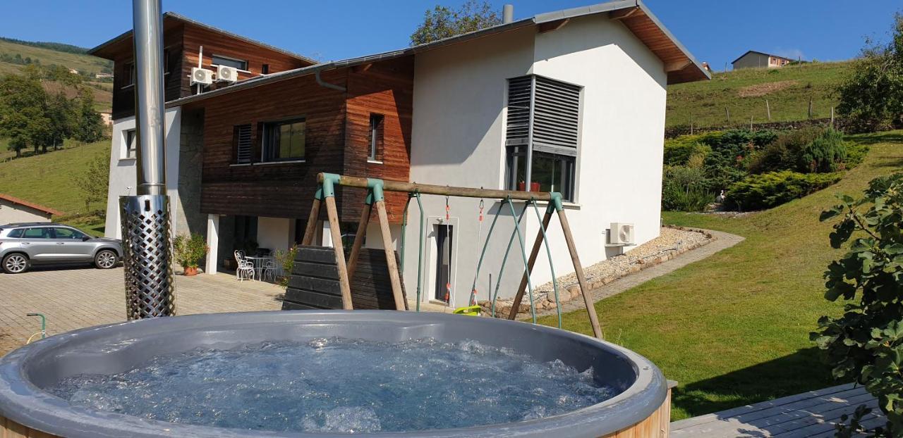 Domaine De La Rue De La Tour Valsonne Exterior foto